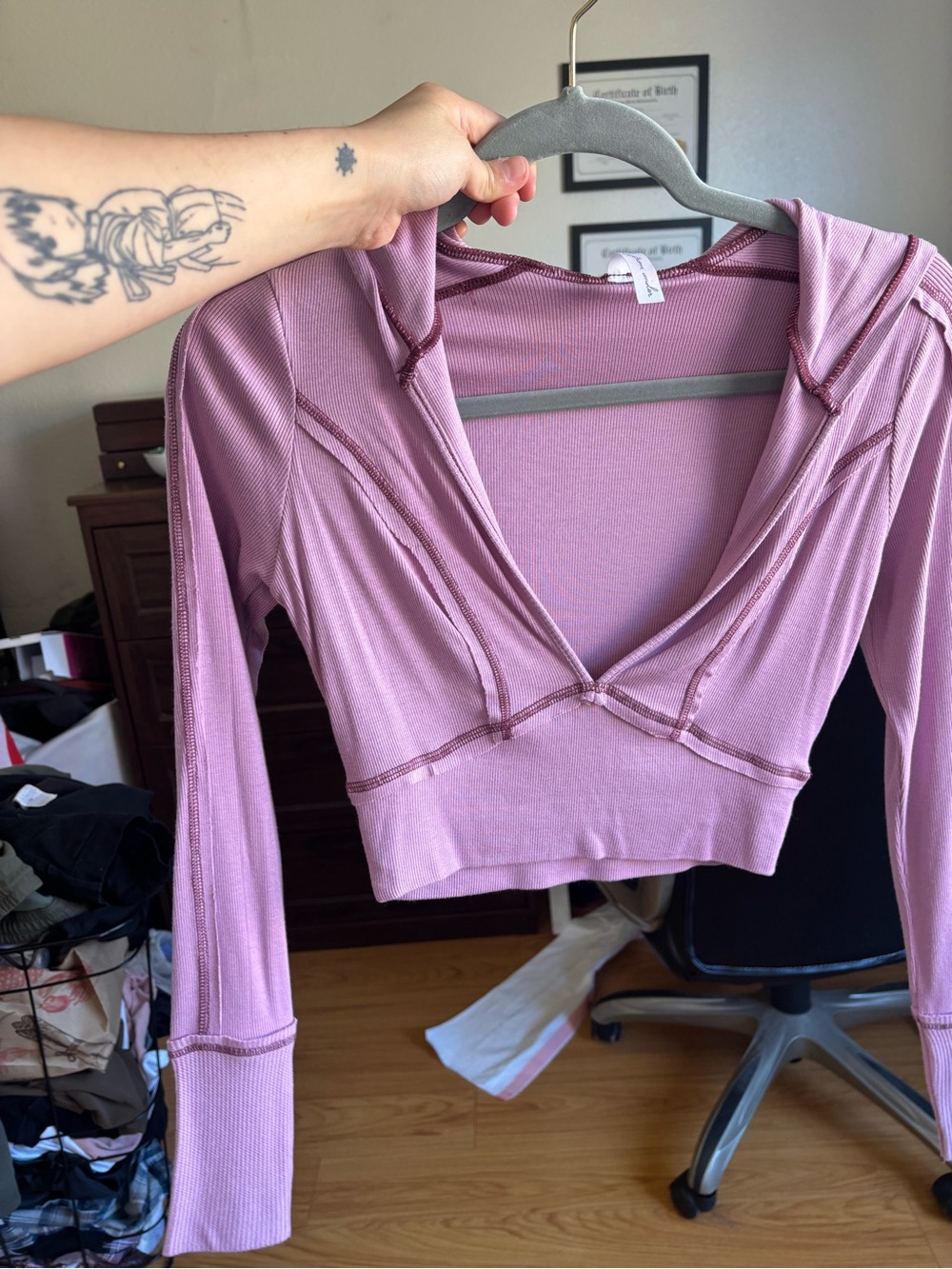 Urban Outfitters Mauve Cropped V-Neck Hoodie